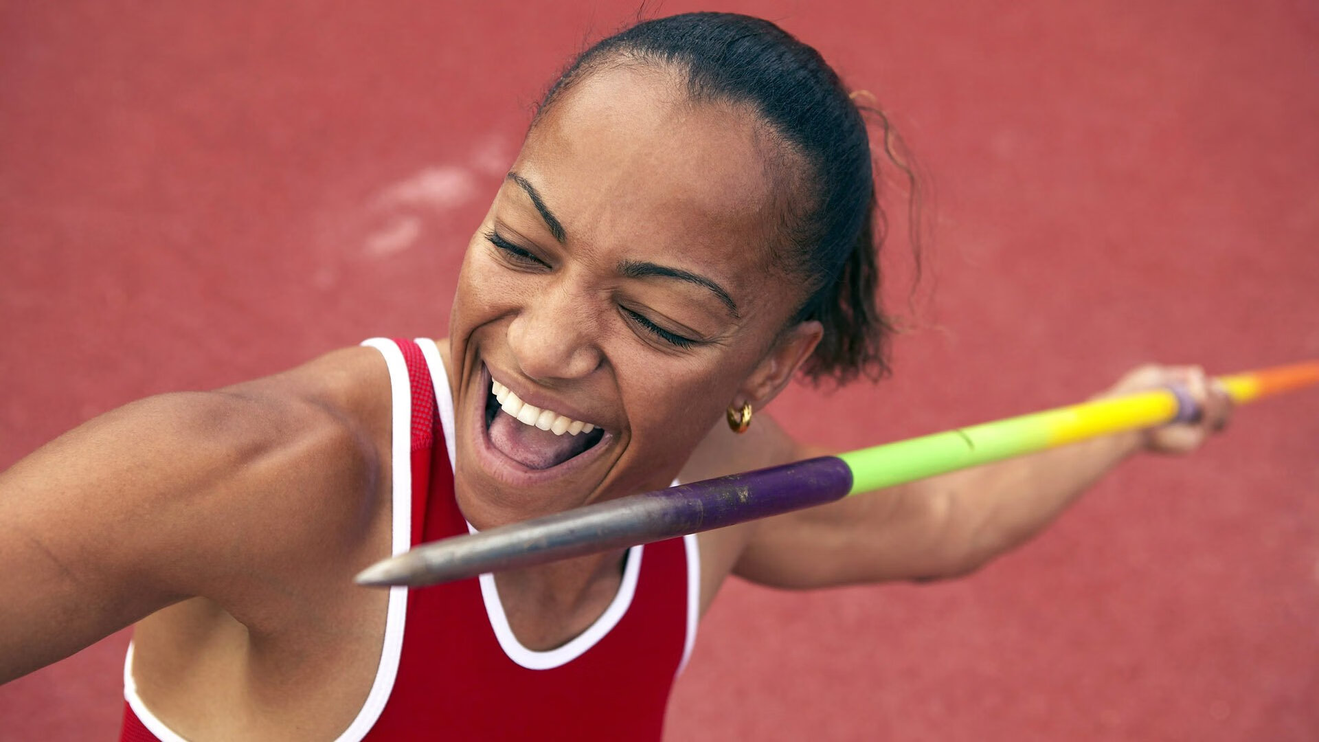 中国滑雪新星闪耀国际赛场,谷爱凌再夺金牌创历史